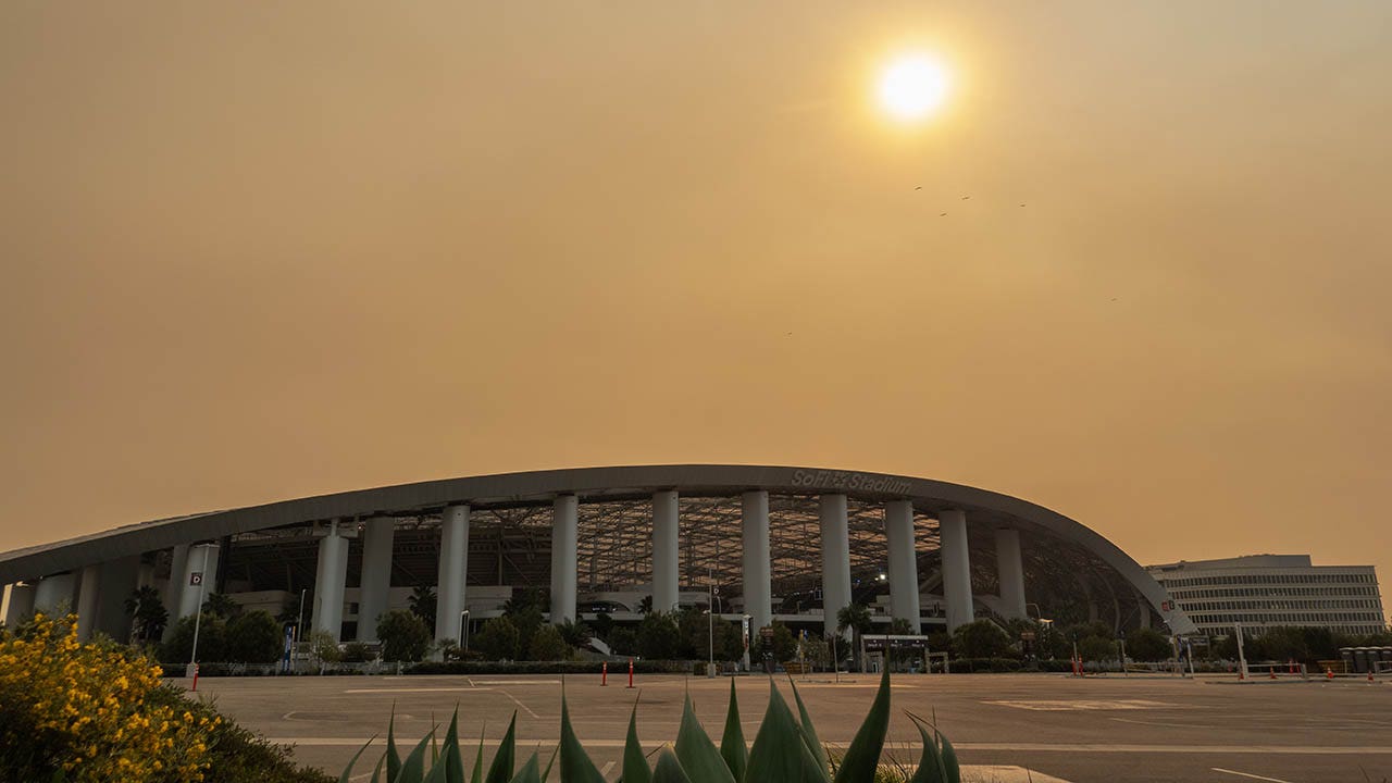 Cardinals send team planes to evacuate Rams’ players, families and pets from wildfires: report