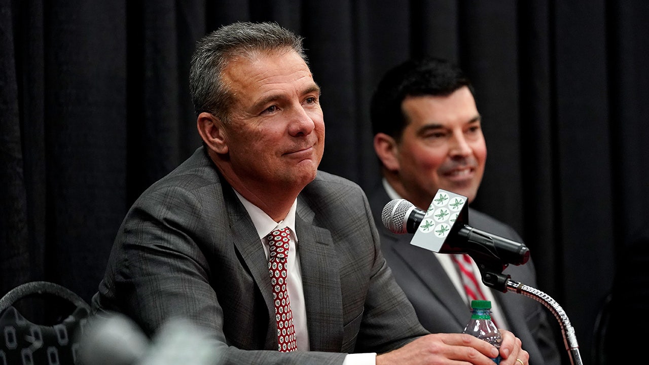 College Football Playoff: Urban Meyer signs off on 14-team system