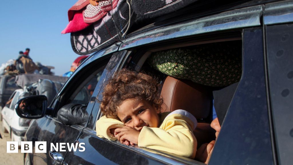 Palestinians return to north Gaza