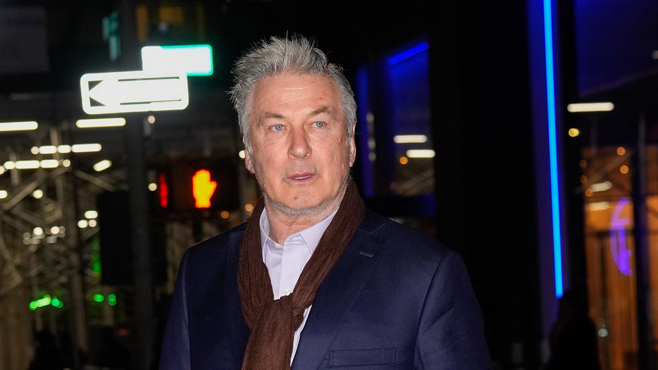 Alec Baldwin threatens to ‘break’ comedians neck in spat near New York home