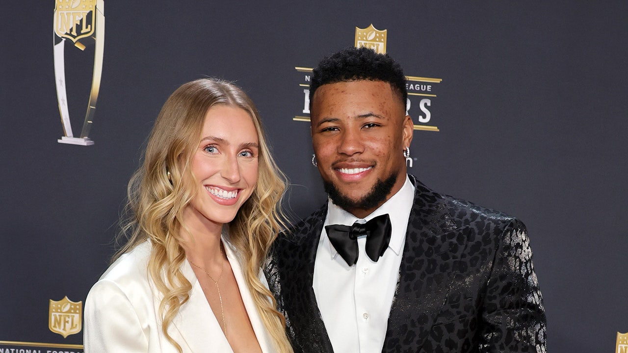 Eagles star Saquon Barkley proposes to longtime girlfriend days before Super Bowl LIX: report