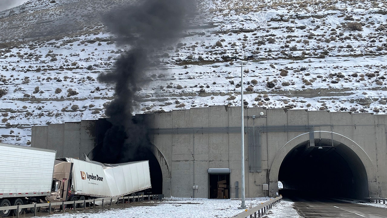 Fiery Wyoming pileup inside tunnel leaves at least 2 dead