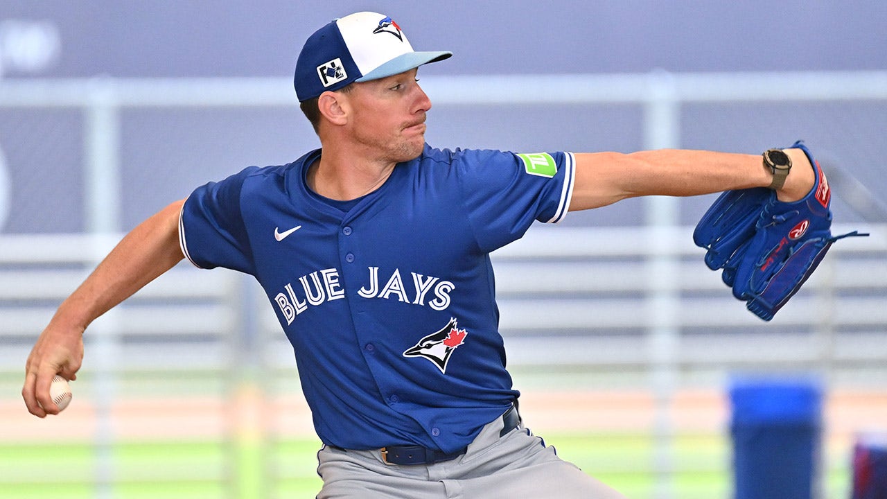 Toronto Blue Jays: Chris Bassitt serves fantasy football punishment