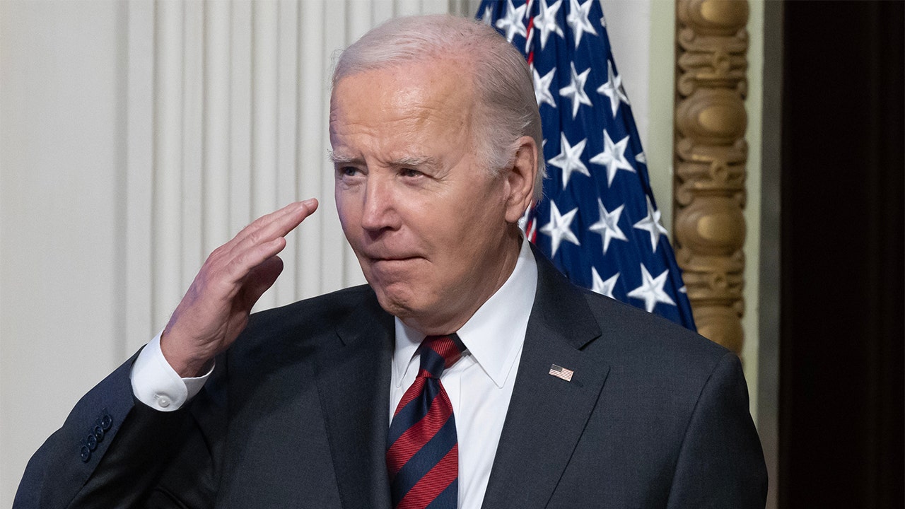 Biden used same autopen signature on official docs, renewing concerns over who controlled the WH: report