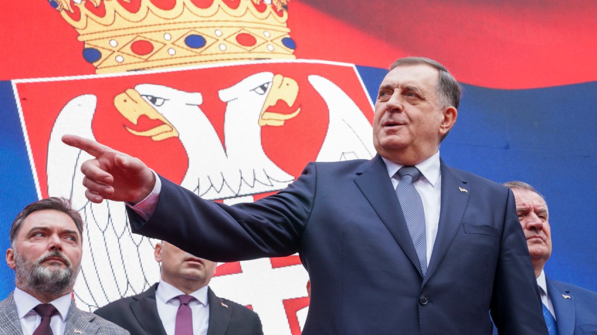 Bosnian Serb leader Dodik rejects prosecutor summons over separatist laws | Conflict News