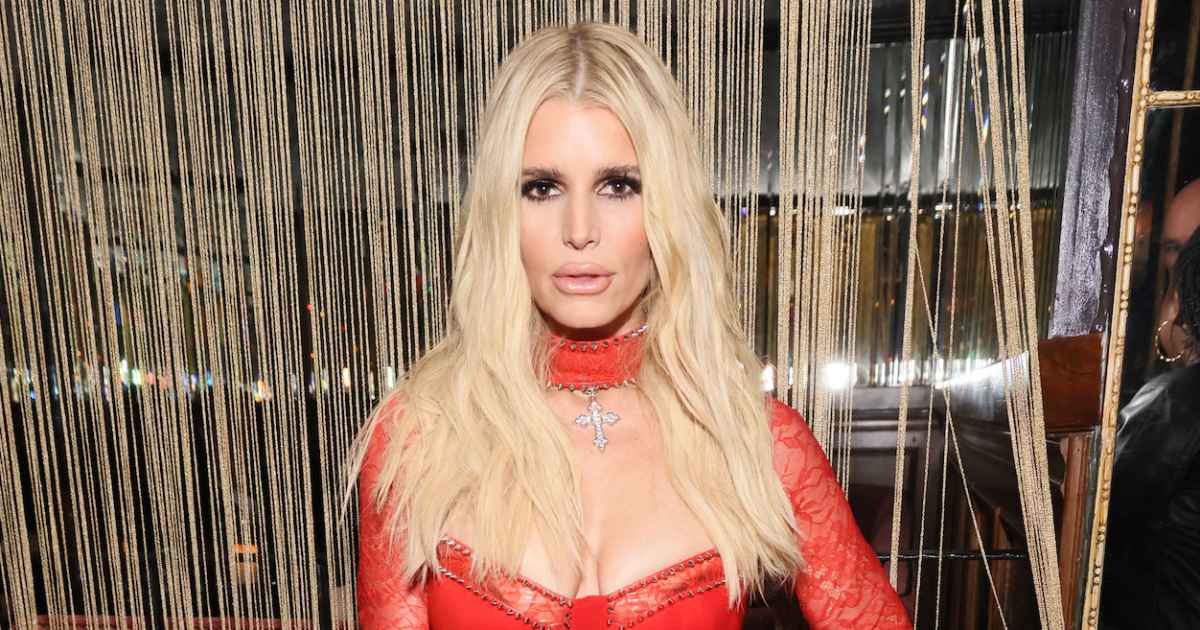 Jessica Simpson Returns to Stage for the First Time in 15 Years