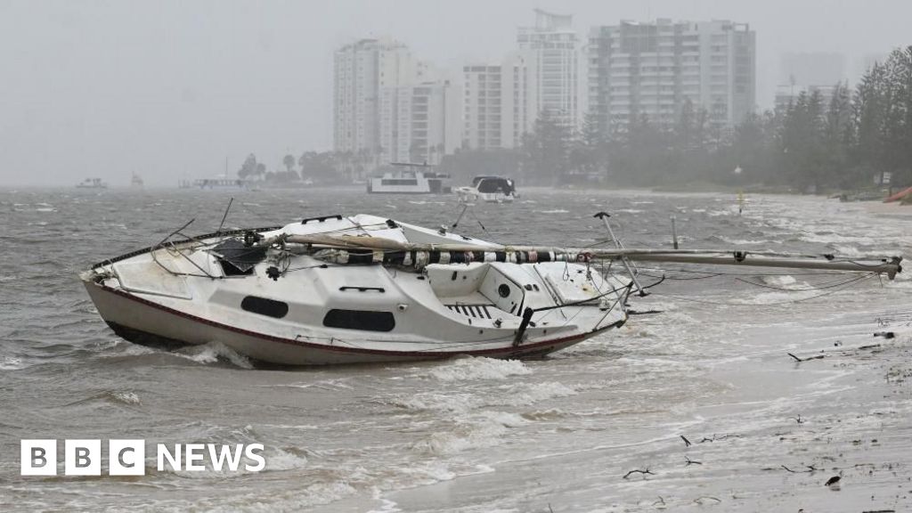 Mass blackouts as tropical storm nears Australian coast