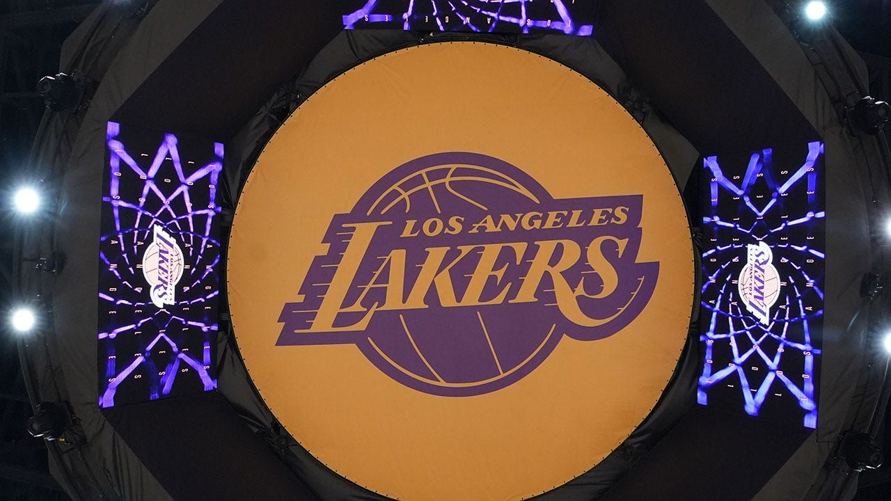 NBA news: Lakers’ fan who hit $100,000 halfcourt shot plans to spend it wisely