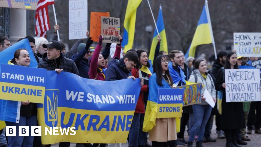 Pro-Ukraine protests across US after Trump-Zelensky clash