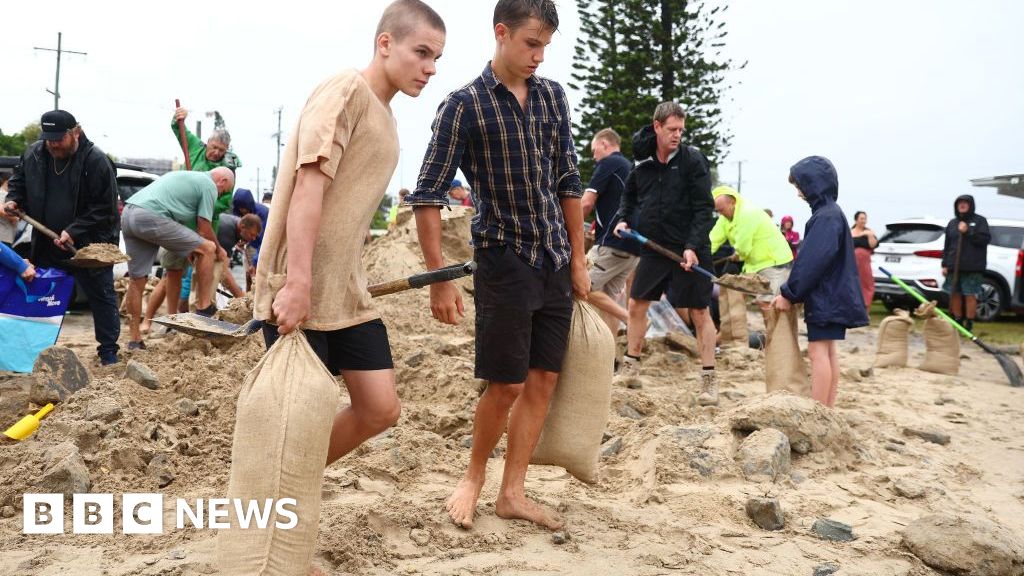 ‘Scary’ tropical storm nears Queensland