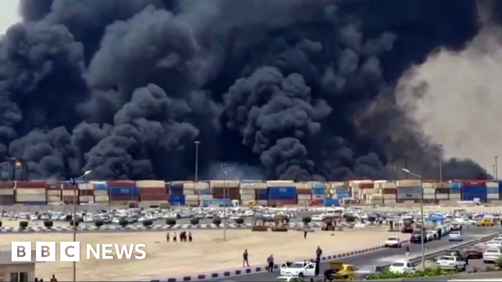 Hundreds injured in major blast at Shahid Rajee port