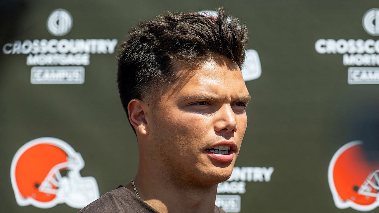 Dillon Gabriel responds to Shedeur Sanders comparisons at Browns minicamp