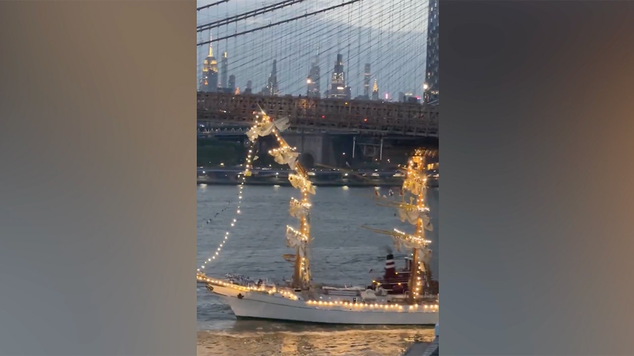 Massive sailing vessel collides with Brooklyn Bridge in dramatic crash, injuring several people