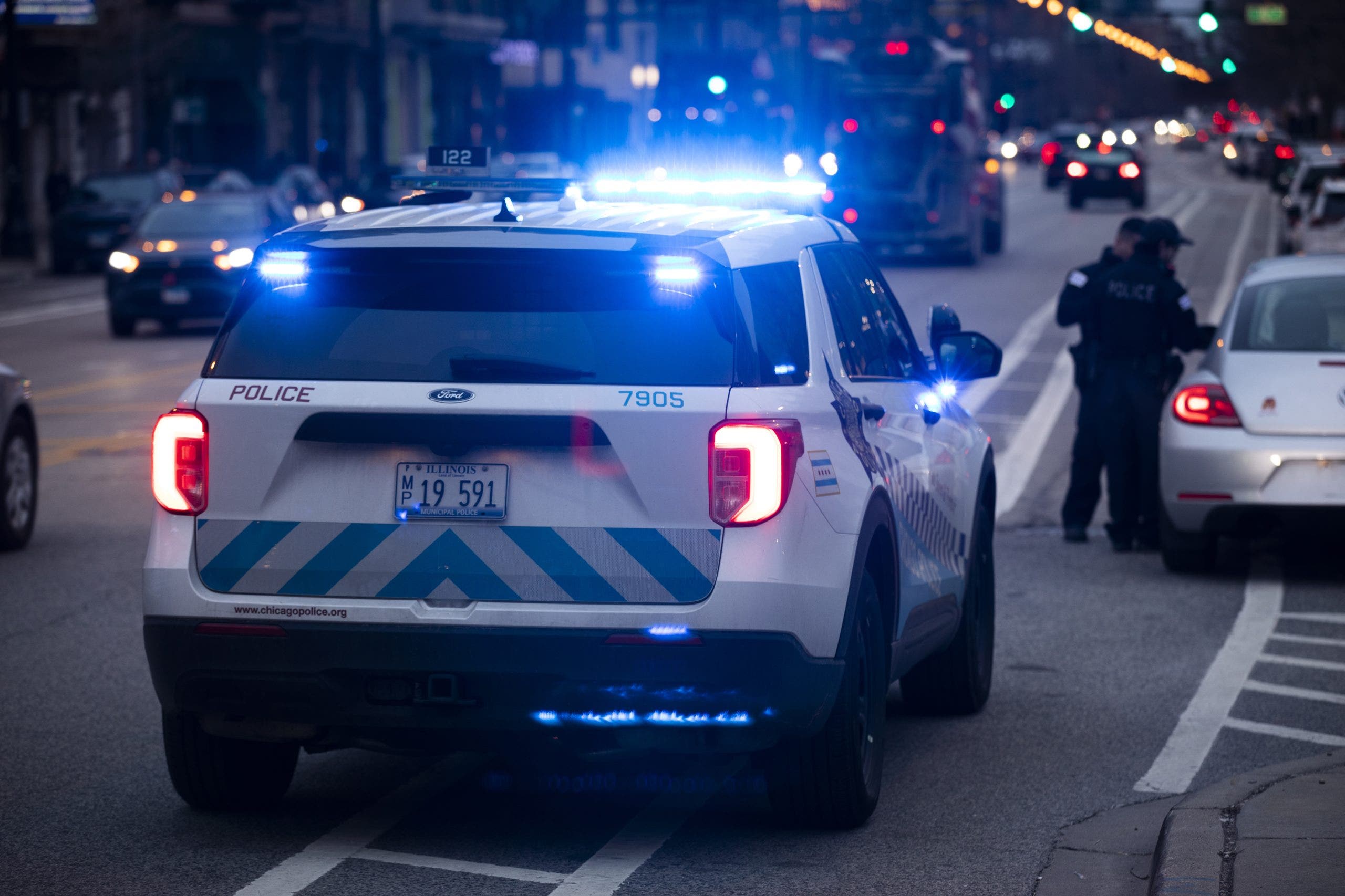 Memorial Day weekend violence in Chicago leaves 2 dead, 22 shot: report