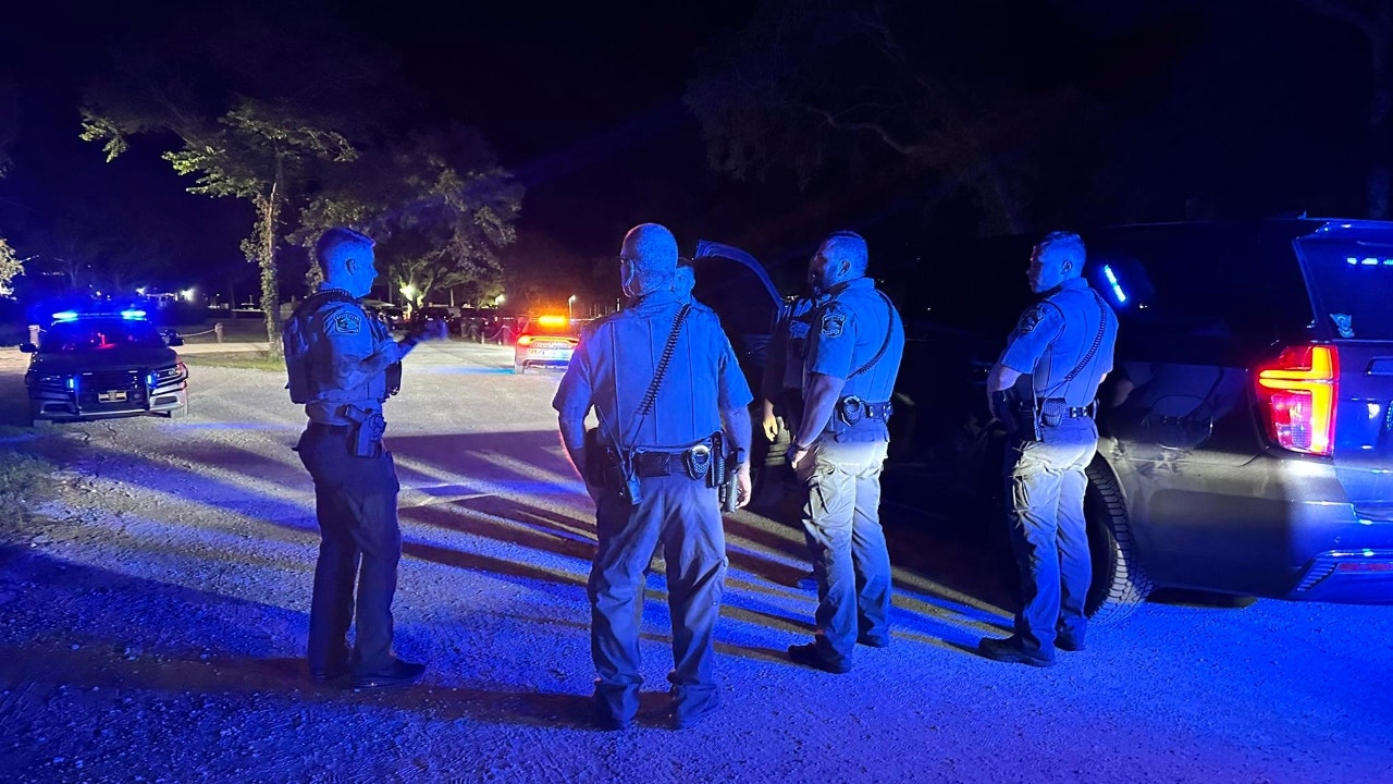 South Carolina police search for suspects in North Myrtle Beach mass shooting