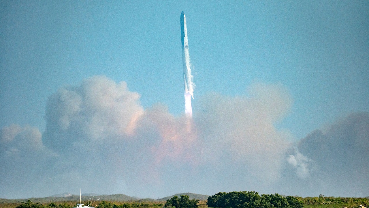 SpaceX’s ninth Starship test ends in failure after spacecraft begins spinning