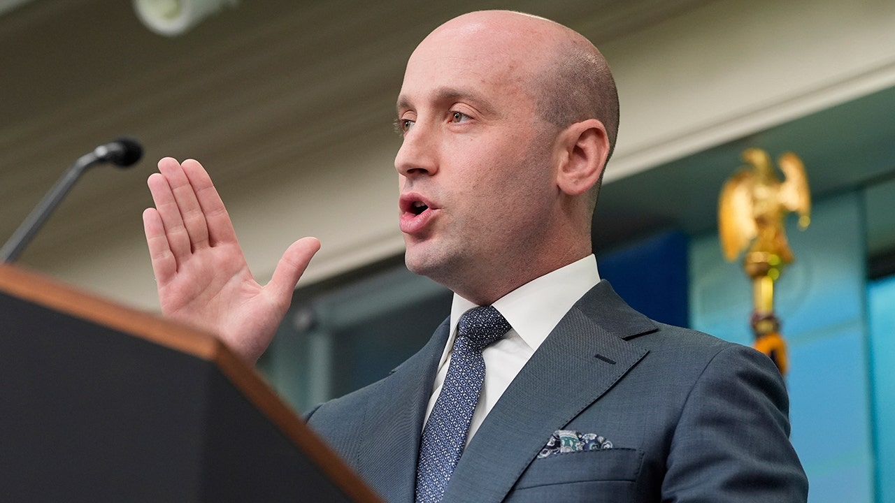 Stephen Miller clashes with CNN anchor over Trump administration executive power
