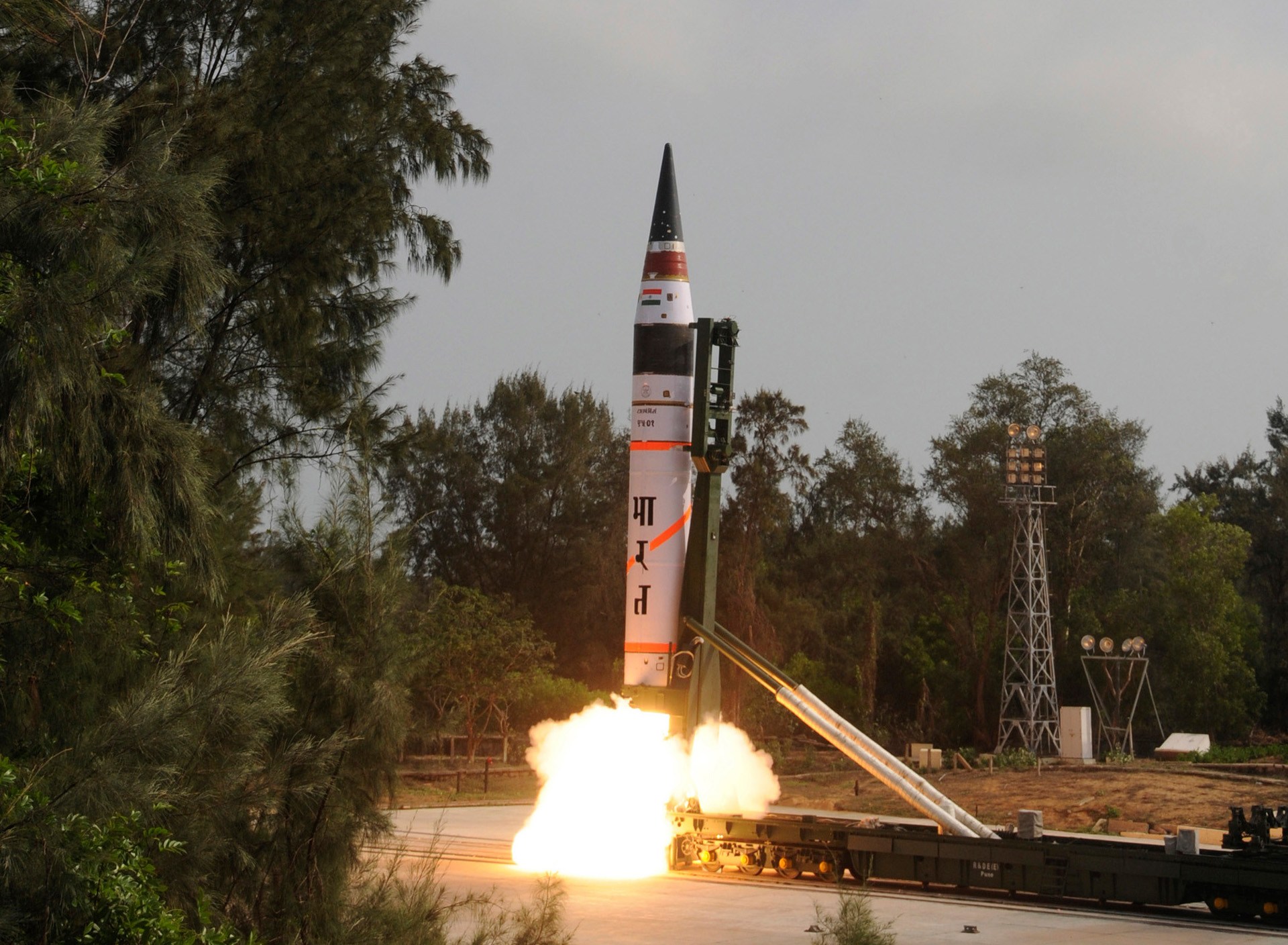 What are India and Pakistan’s military & nuclear capabilities?