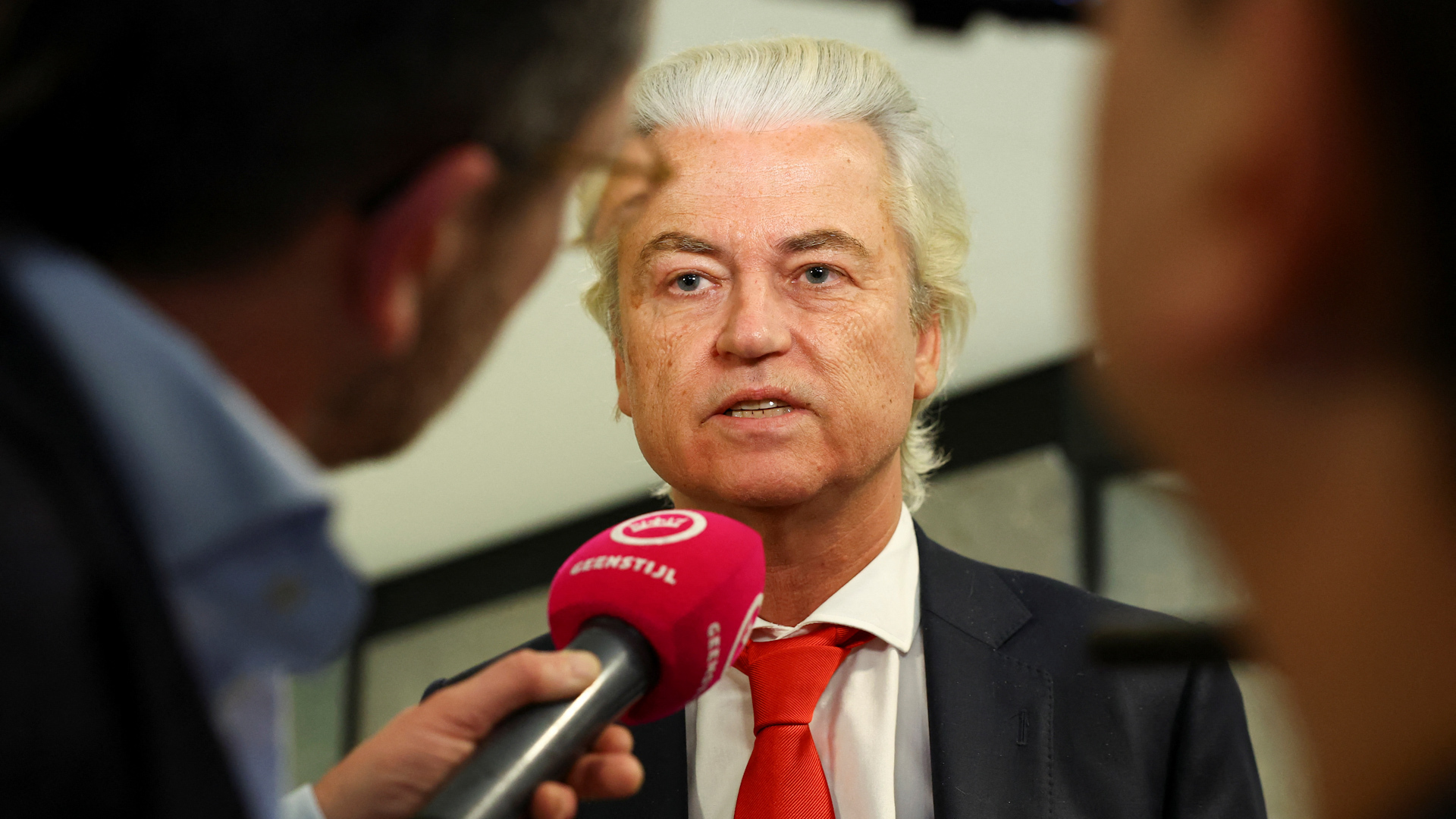 Dutch government collapses over asylum dispute | Newsfeed