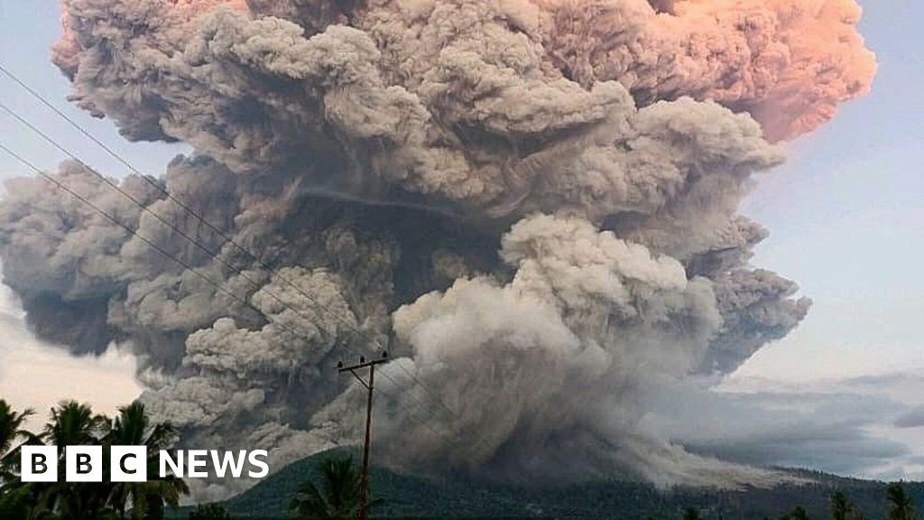 Indonesia issues highest alert as Mount Lewotobi Laki Laki erupts