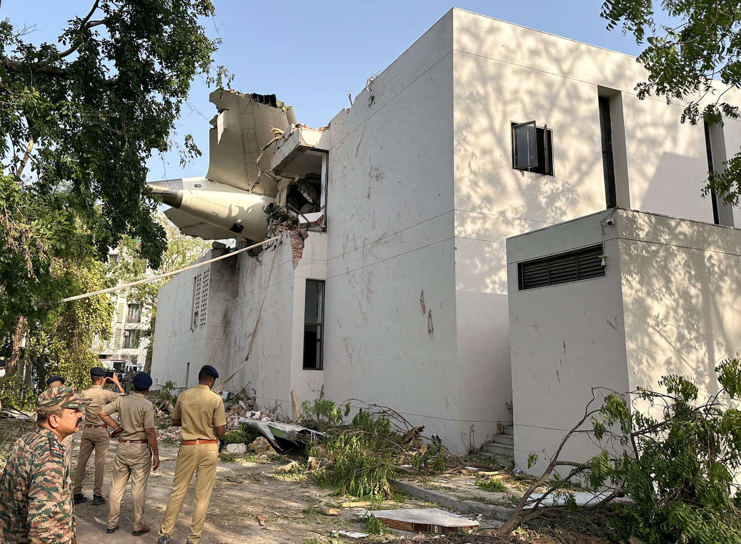 Police: Air India survivor leapt from crashing plane | Aviation
